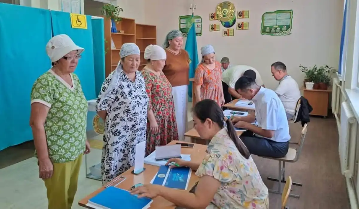 Түркістан облысында тұрғындар белсенді дауыс беріп жатыр