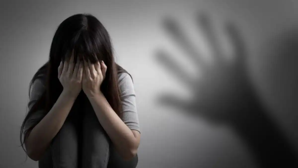 Жаттықтырушы 14 жасар оқушыны бопсалап, зорлады деген күдікке ілінді