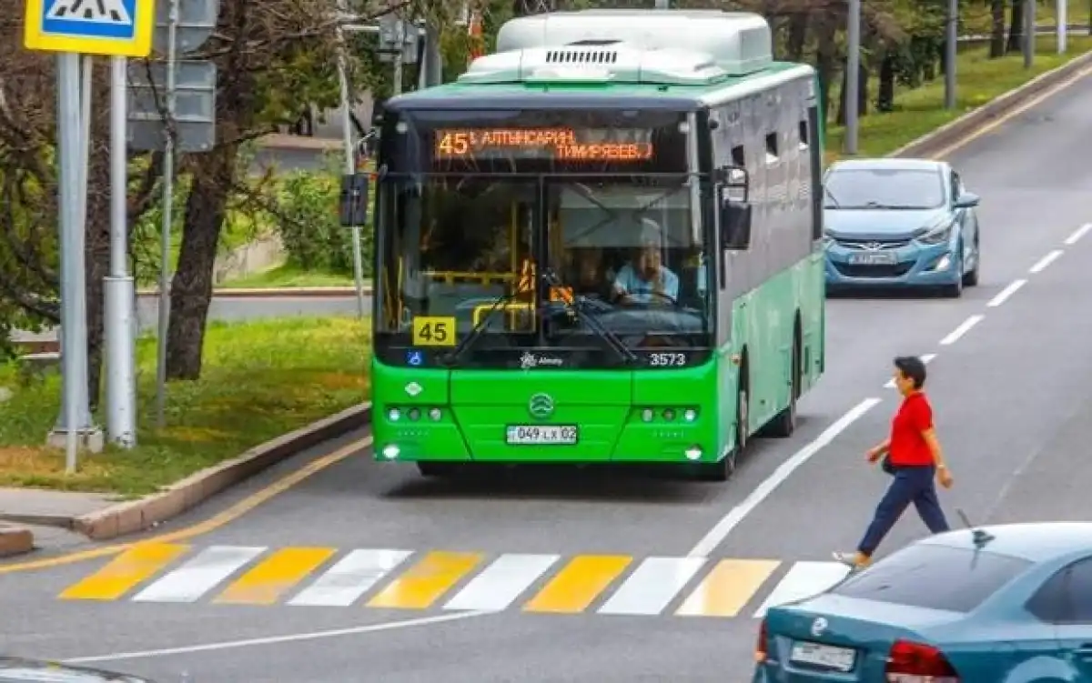 Алматыда жаяу жүргіншілерге қатысты жол апаттарынан 24 адам қаза тапты
