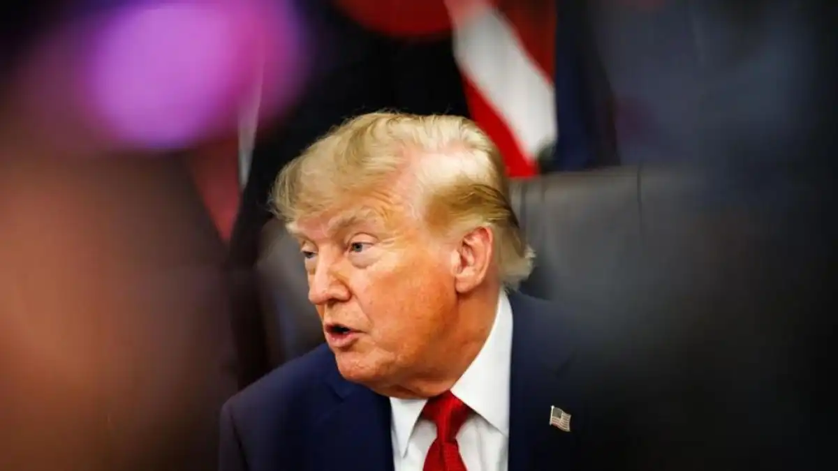 Трамп Ресей мен Иранға қарсы ауқымды санкциялар туралы заңға қол қойды