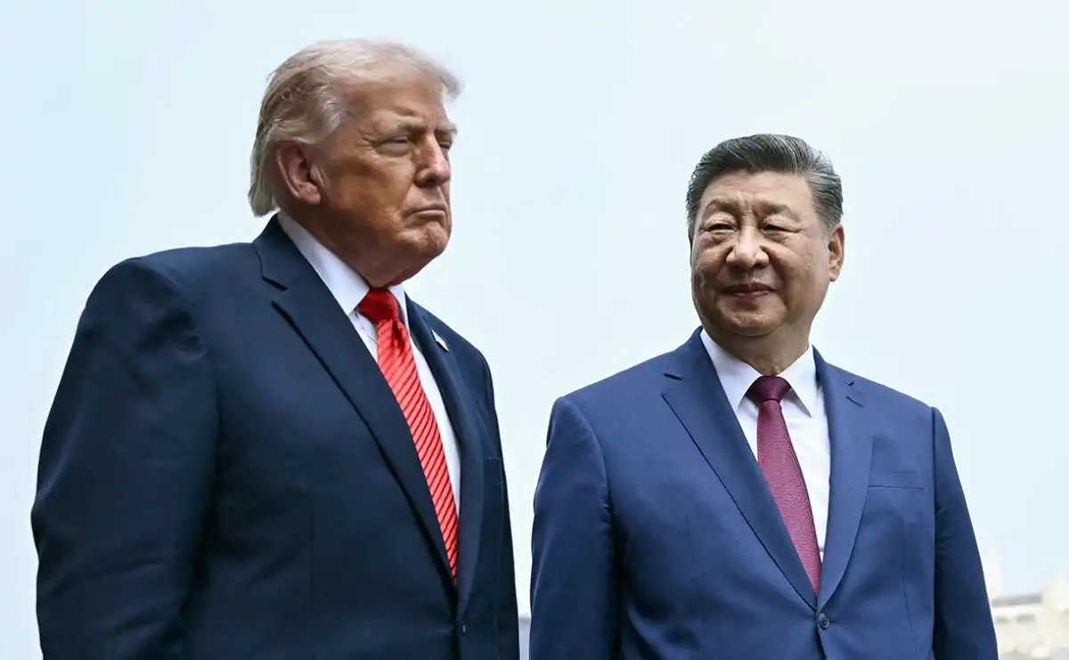 ⁠Трамп Си Цзиньпинді әуежайда жеке қарсы алды