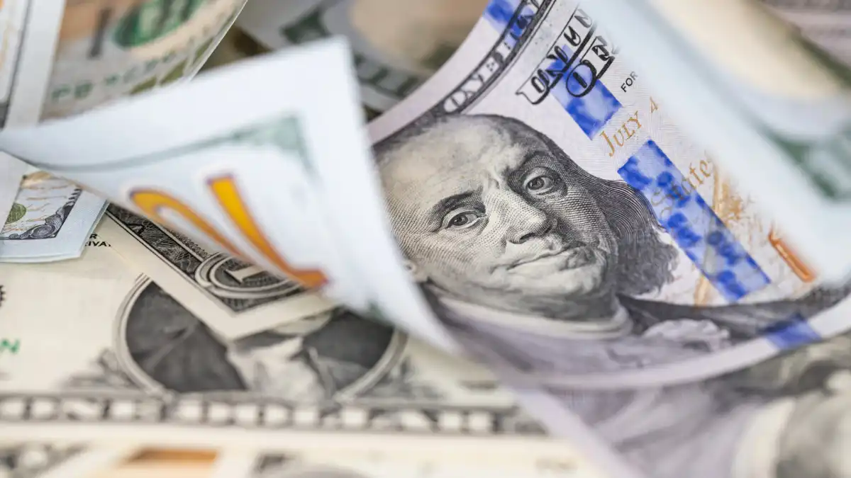 Қазақстанда доллар бағамы бір күнде 5,47 теңгеге көтерілді