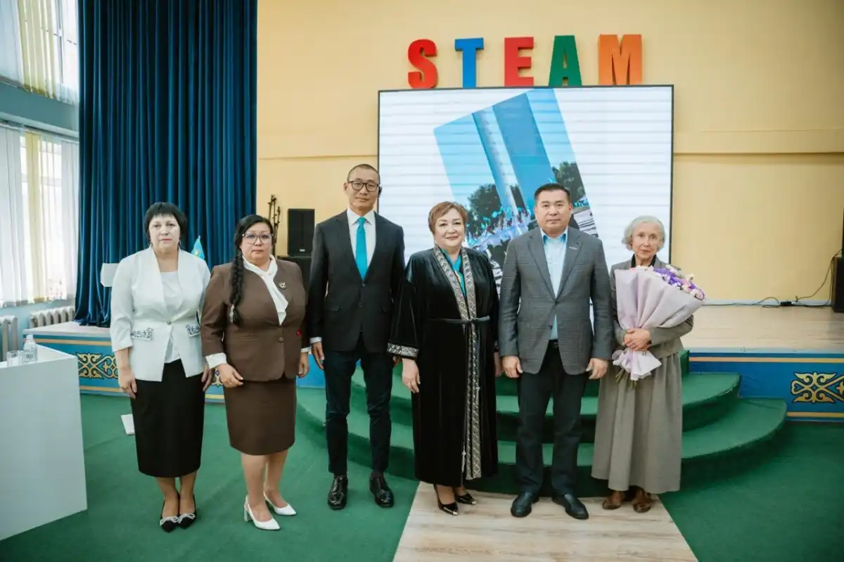 Оралда оқушылар қытай тілін тегін үйрене бастайды