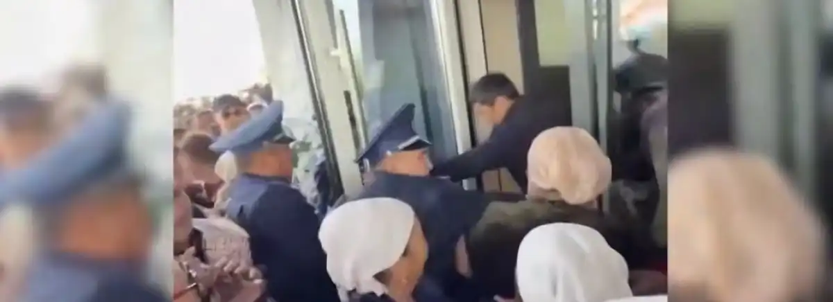 Маңғыстауда вокзал ашылуында жұрт жаппай кептелді